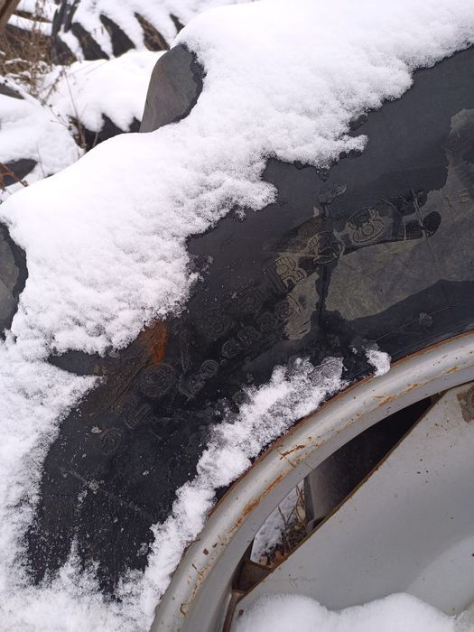 Cauciuc tractor janta 20,8 R38 sau 520/85R38.