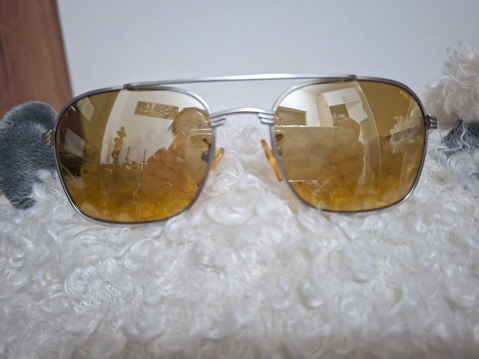 Слънчеви, клубни  очила .