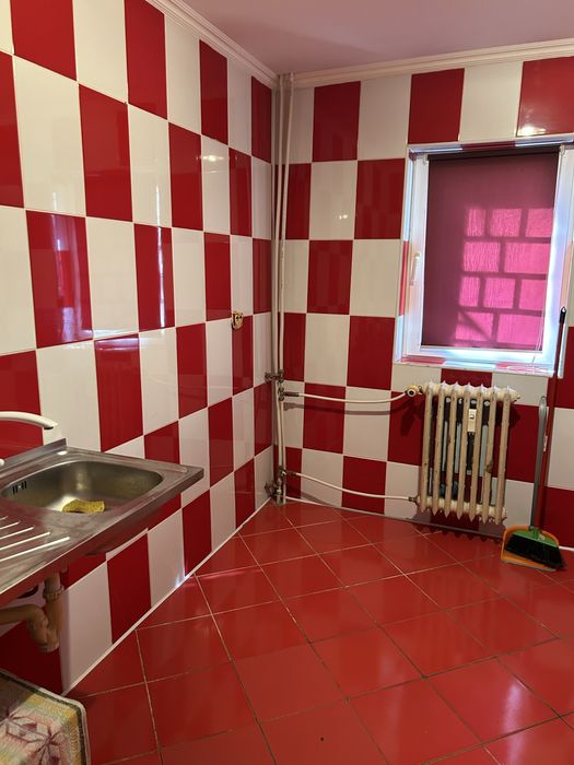 Apartament cu 2 camere de vanzare- zona Biserica Noua