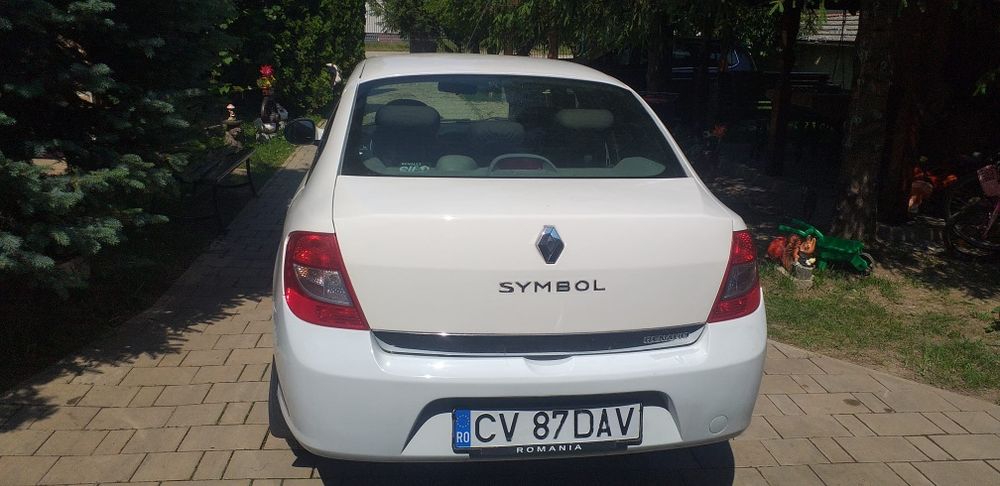 Vand Renault Symbol. An 2009.