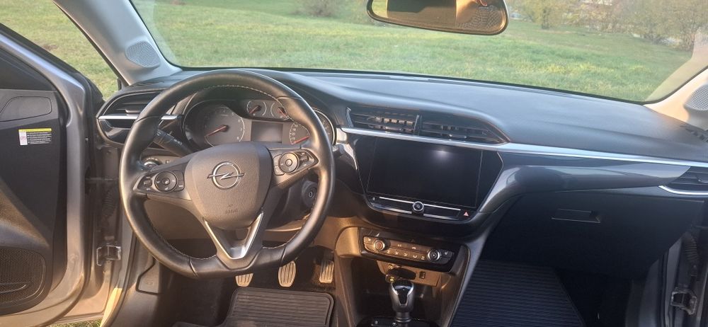 Vând Opel corsa.