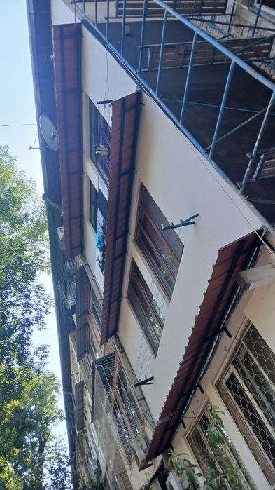 Установка козырьков и бельевых роликов на любой высоте альпинисты