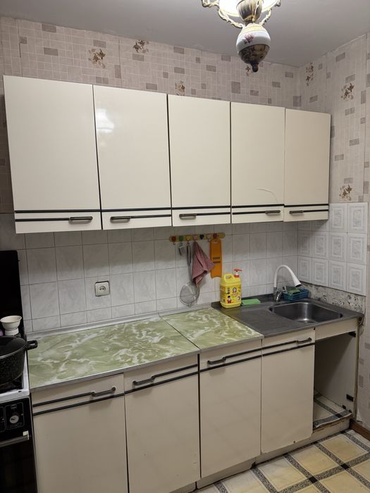 Отдам даром гарнитуру