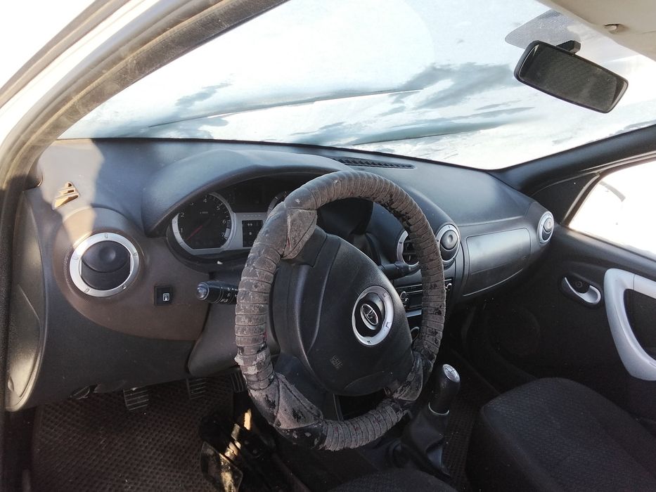 Продам ларгус требуется ремонт