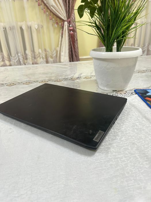 Игровой ноутбук.  Lenovo