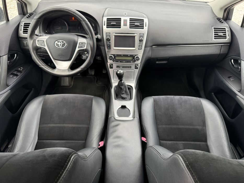 Toyota Avensis 1.8 VVT-i FACELIFT / EXECUTIVE / Navi