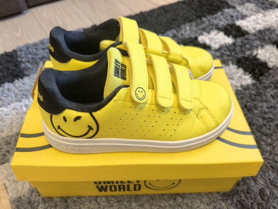 Детски маратонки Adidas Smiley