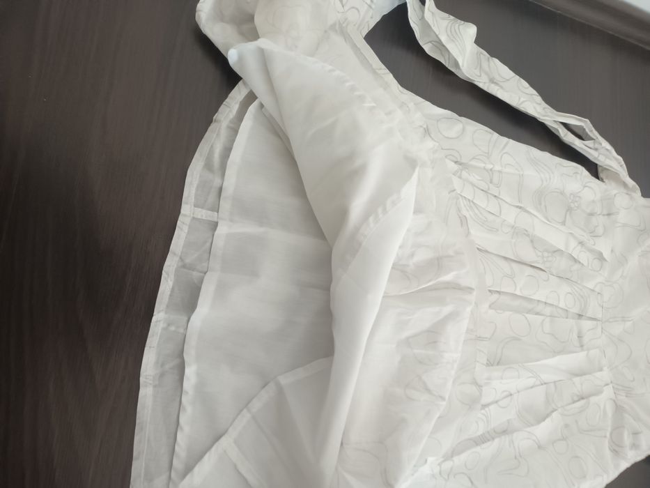 Rochie alba cu model argintiu