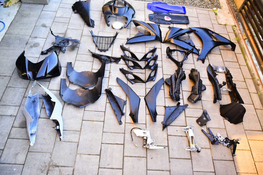 Suzuki GSXR 1000 K7 K8 2007 2008 carene codita scarite  far