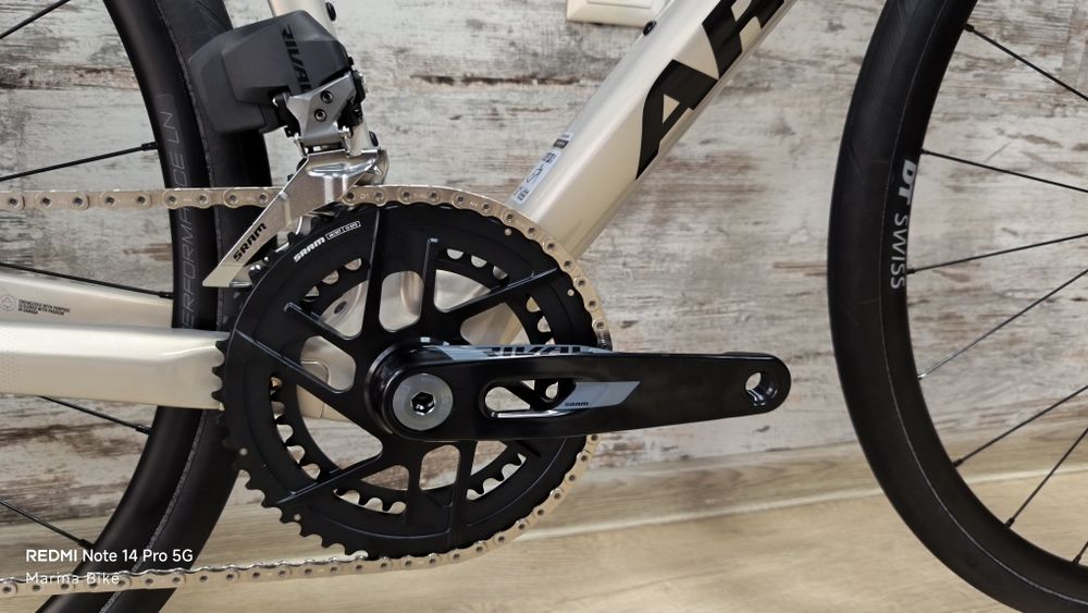 НОВ карбонов шосеен велосипед Argon 18 Equation SRAM Rival AXS DT Swiss | M