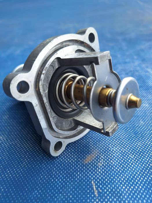 Termostat opel astra benzina 1.6 turbo 180 cp