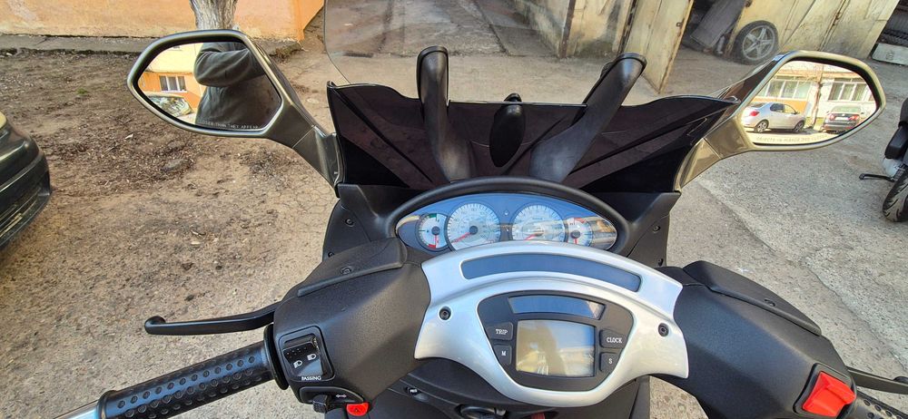 Piaggio x9 maxii scuter