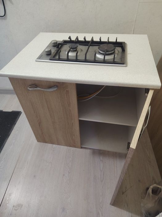 Газплиты 2 комф. на тумбочке