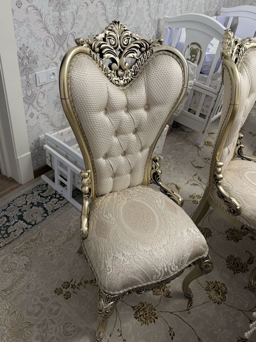 стол стулья новые