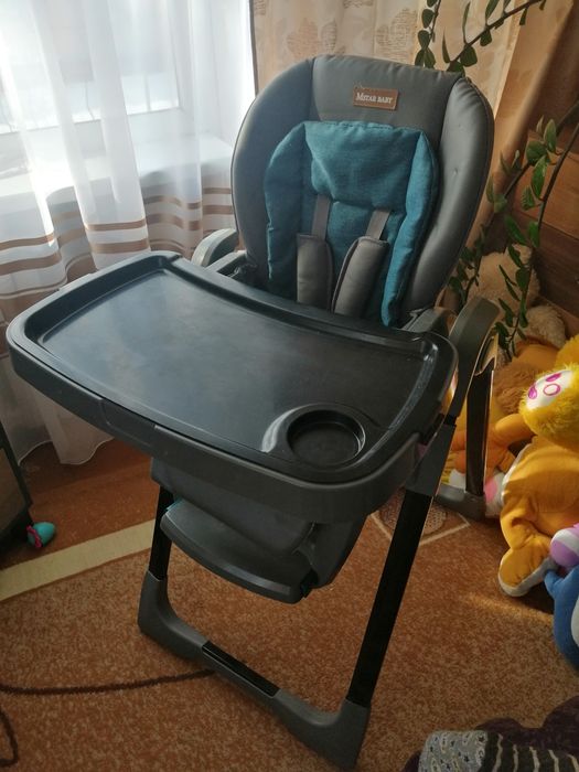 Стульчик для кормления и игры