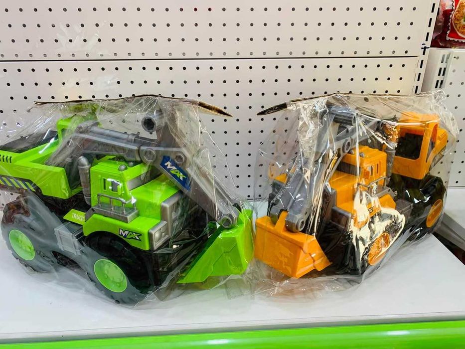 Камион Строителен багер - град на супермощни камиони