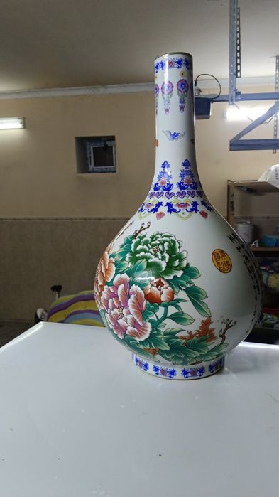 Продам вазу в китайском стиле