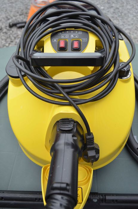Aspirator profesional cu aburi Karcher SV 7