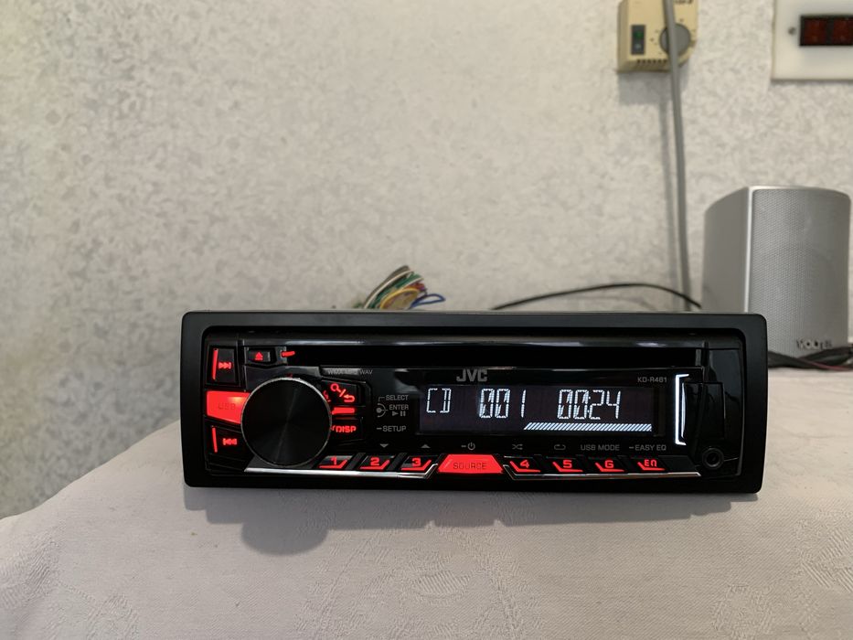 Авто Cd плеър JVC USB