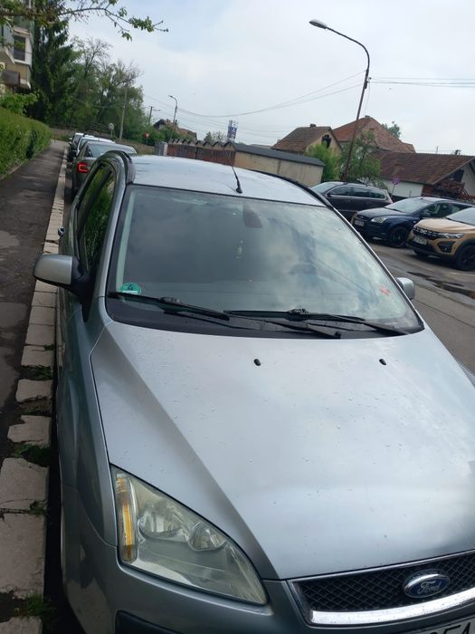 Vând Ford Focus 1.6 TDCi,an 2005,culoare gri metalizat