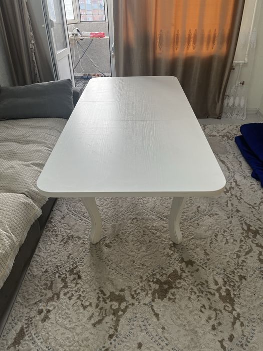 Стол в хорошем состоянии