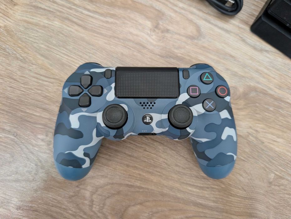 Consola PlayStation 4 Pro - 1TB - 2 x Controller - 3 Jocuri