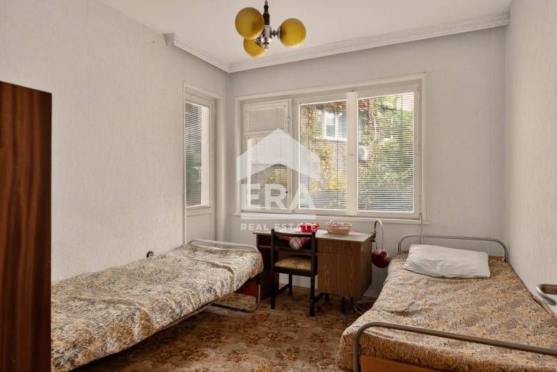 Продава се Четиристаен апартамент в Варна, Гръцка махала - 105 кв.м за 2562 €/кв.м - Снимка #9