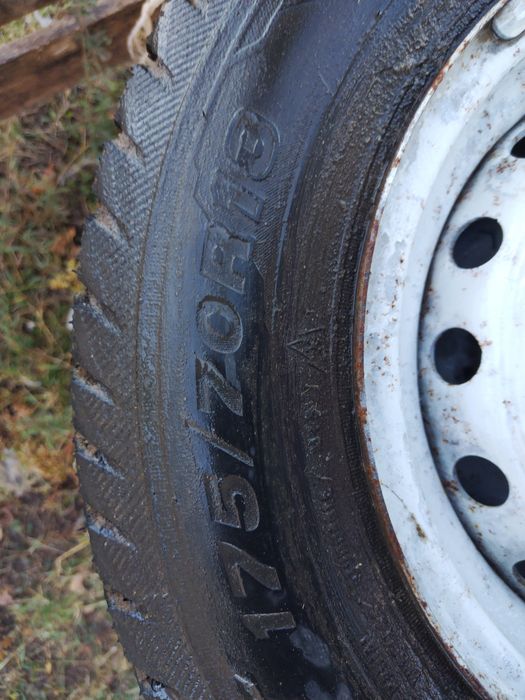 Продам шины с дисками 2 штуки