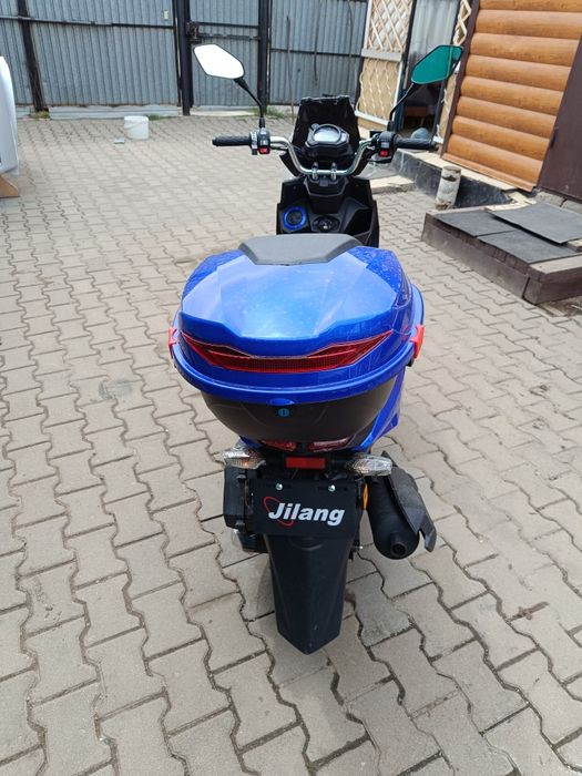 Продам Скутер новый без пробега. На учёте стоит.