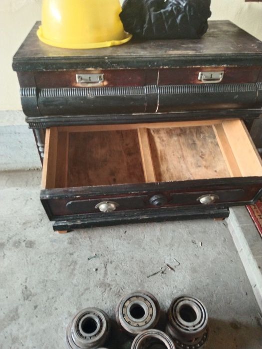 Старинный комод ручной работы