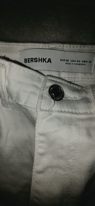 Pantaloni damă denim Bershka
