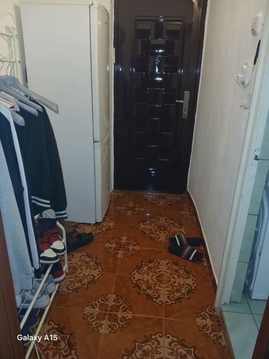 Vând garsoniera mobilata și utilata