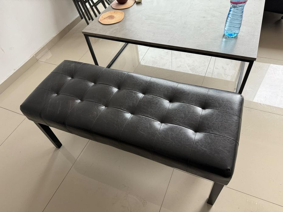 Офис оборудване {бюро,столове,секция}