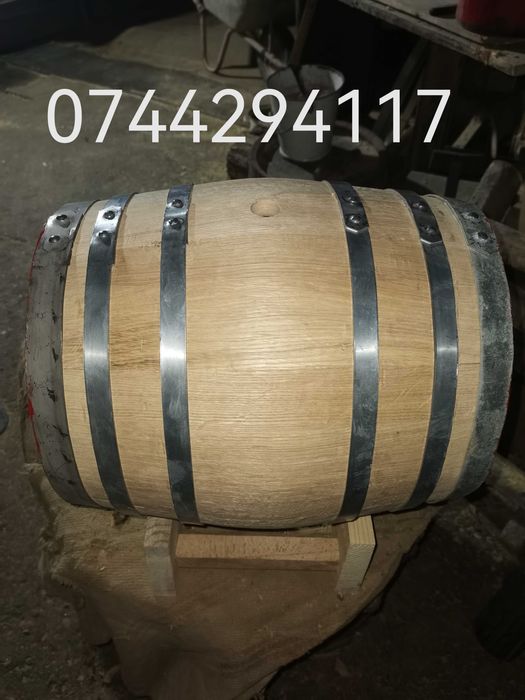 Butoaie din lemn diferite mărimi