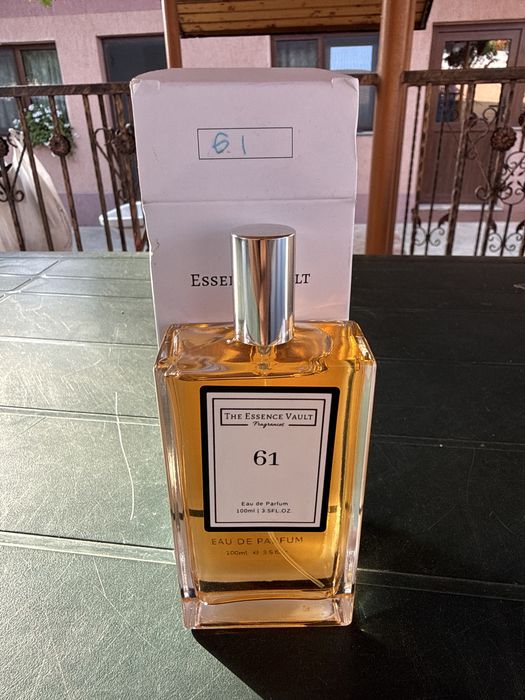 Parfum feminim copiat persistent