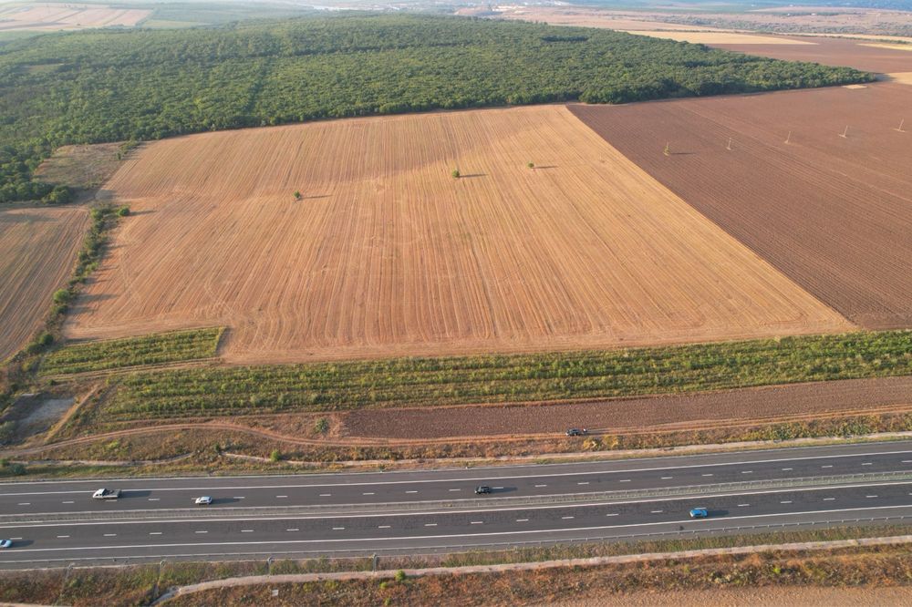 Vand teren extravilan Autostrada A2 - Vedere 4