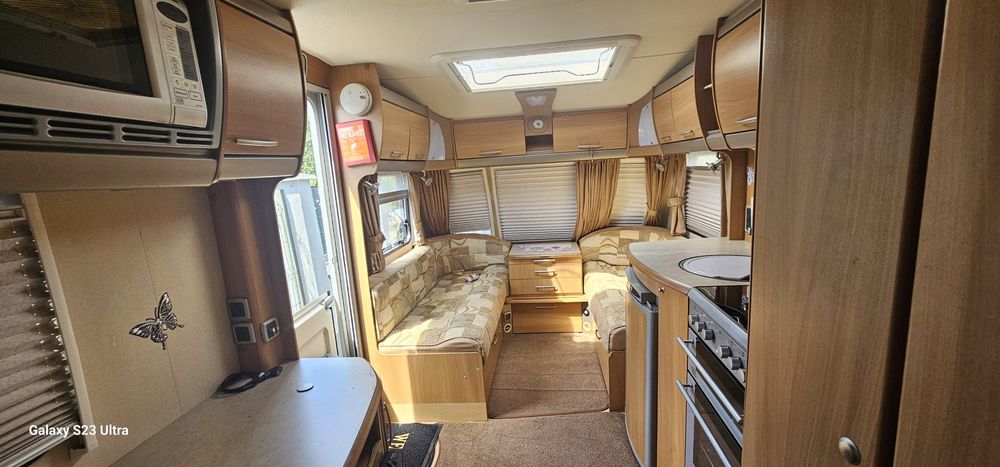 Închiriez rulota SWIFT