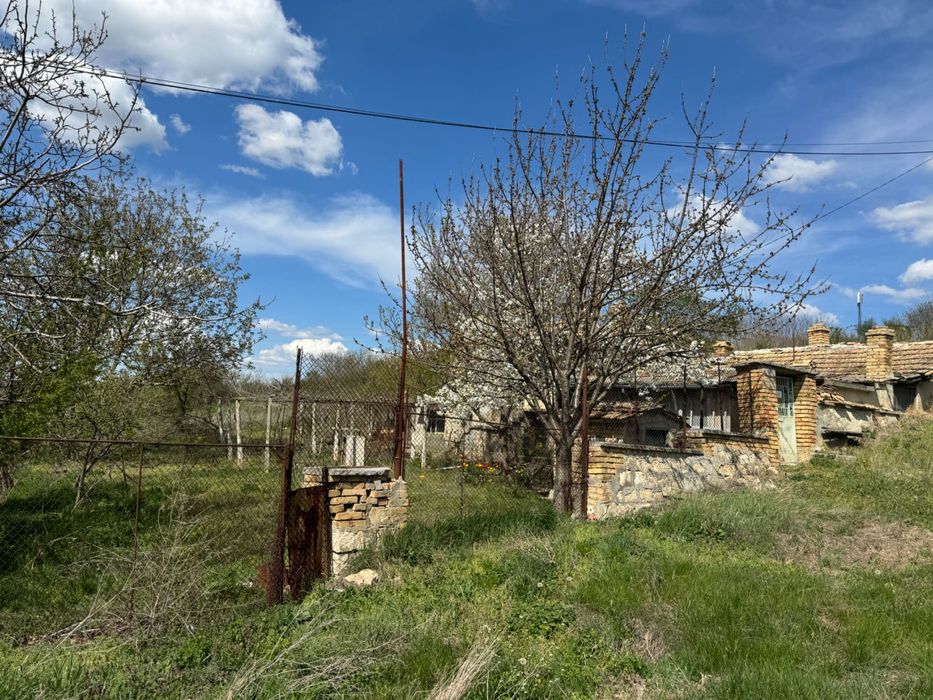 Продава се Къща в с. Брестак, Област Варна - 186 кв.м за 74 €/кв.м - Снимка #2