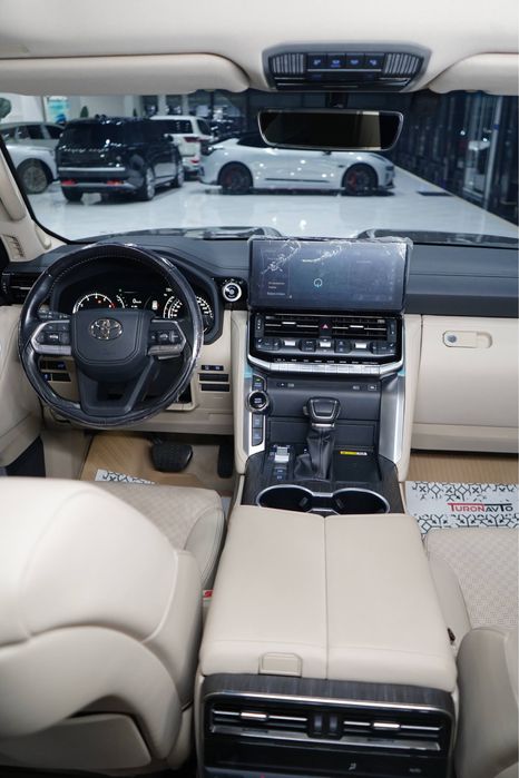 Toyota LC300 в Ташкенте