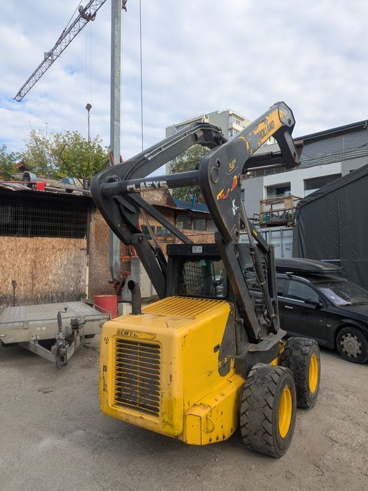 Vând miniincarcator frontal New Holland (Bobcat)