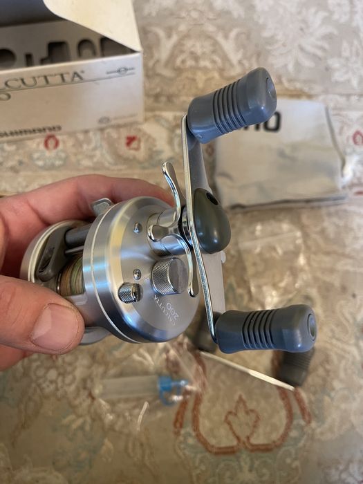 Shimano calcutta 200 топовая катушка