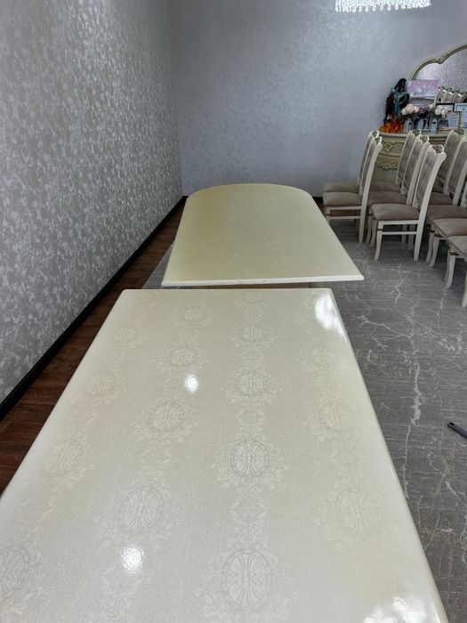 Продам гостиный стол