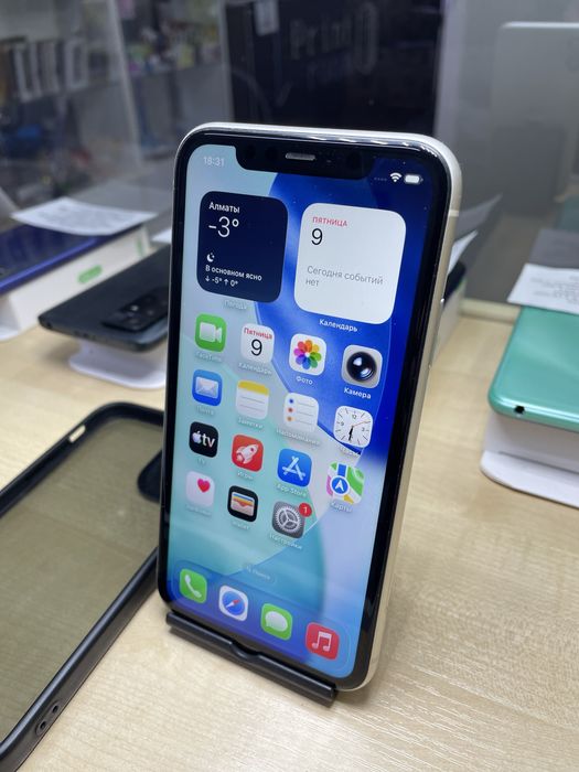 Смартфон iPhone 11-128 gb.