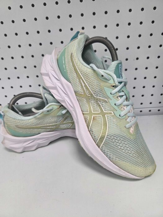 Оригинални дамски маратонки- Asics NovaBlast 2