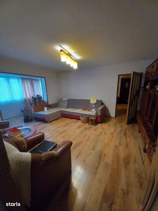 Apartament 2camere, semidecomandat .zona Unirii ACR