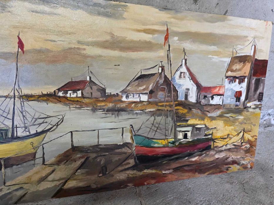 Скринче с дърворезба