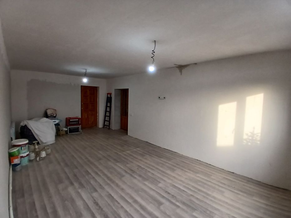 Продаем дом с участком