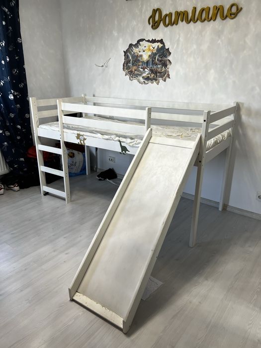 Pat de copii cu tobogan