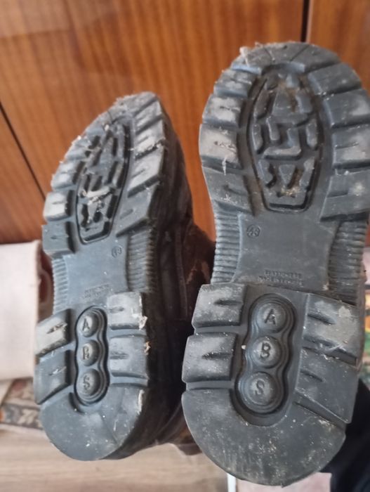 Мъжки работни боти.