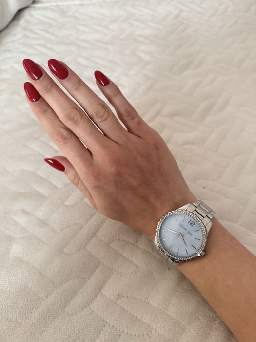 Оригинален дамски часовник Michael Kors – сребрист, с кристали